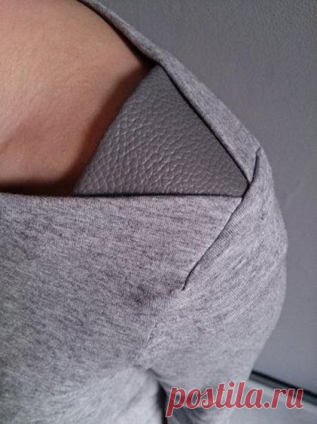 Boat neck, Jersey tops and Geometric fashion on Pinterest