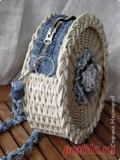 Сегодня сумочка. Очень долго я ее обдумывала, еще дольше делала... т.к. было два варианта. Первый состоял из трех деталей, и в момент склейки меня посетила другая мысль по воплощению моей задумки... первый вариант забракован и отправлен работать органайзером в ванную комнату...    Вот собственно окончательный вариант. фото 7