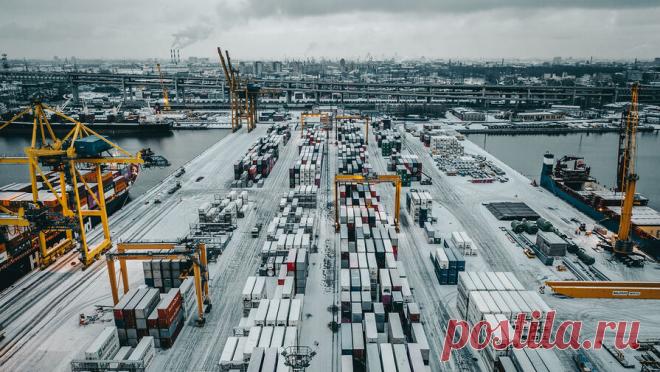 Таможенники задержали 100 кг кокаина в порту Санкт-Петербурга. Таможенники задержали 100 кг кокаина в порту Санкт-Петербурга. Брикеты с наркотиками обнаружили в грузе из Бельгии, сообщили в Telegram-канале ФТС России. "Наркотики нашли в контейнерах с бананами, прибывших на судах из Бельгии. ...