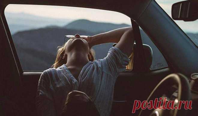 Вы любите не его, а то, что было между вами в прошлом, психология отношений
Вам придётся принять горькую правду, хоть это и больно. На самом деле вы его совсем не знаете. И вы вовсе не влюблены в него. Хотя, возможно, повторяете родное имя в который раз… Я знаю, как это. Когда всё ещё вспоминаешь о том, с кем рассталась. Мечтаешь, как однажды он позвонит и вернётся. Как вновь обнимет. […]