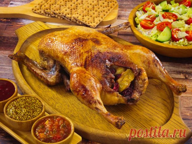 Утка в горчице, фаршированная яблоками и вишней. Утка в горчице, фаршированная яблоками и вишней