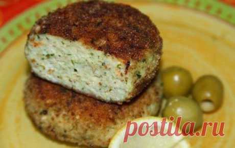 Пикантные рыбные котлеты с сыром.Безумно вкуснo!! Быстро, легко и ОЧЕНЬ вкусно! Рецепт совсем простой. !! Более подробно о рецепте можете узнать в источникe: шеф-повар Одноклассники, по ссылке fastppc.net/ErKE Рекомендуем посмотреть!!! Приятного аппетитa