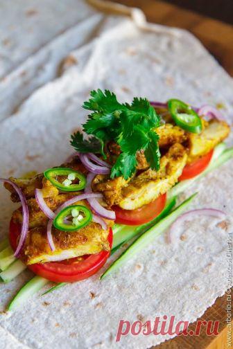 Единственный нормальный рецепт шаурмы в этом интернете Это именно то, что вы подумали. Единственный нормальный рецепт приготовления настоящей шаурмы в домашних условиях. Правильное мясо, правильные овощи, правильный соус. Без обмана.