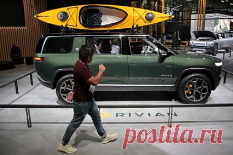 Акции конкурента Tesla рухнули после переноса выпуска электрического пикапа. Акции американской электромобильной компании Rivian Automotive, которого называют конкурентом Tesla, рухнули на 3,94 процента. Причиной падение котировок стало решение компании отложить выпуск электрического пикапа и спортивного внедорожника с большими блоками батарей до 2023 года.