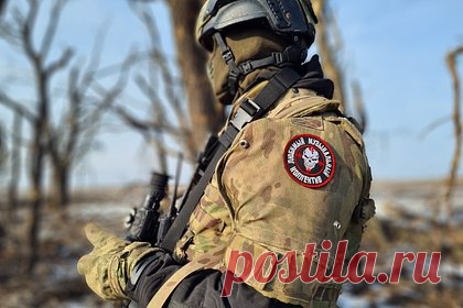 Польша заявила о возросшей угрозе от ЧВК Пригожина. В Польше признались, что после предположительной гибели Евгения Пригожина угроза от его частной военной компании (ЧВК) для Варшавы выросла. Об этом заявил премьер-министр Польши Матеуш Моравецкий, пишет РИА Новости. Он предложил полякам самим ответить на вопрос о том, представляет ли большую угрозу группа «Вагнера».