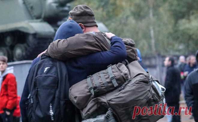 В Госдуме заявили о возвращении домой почти 10 тыс. мобилизованных. С начала мобилизационных мероприятий власти ряда российских регионов начали сообщать об ошибках, допущенных в рамках призывной кампании. По словам Картаполова, почти 10 тыс. мобилизованных возвращены по домам «по разным причинам»