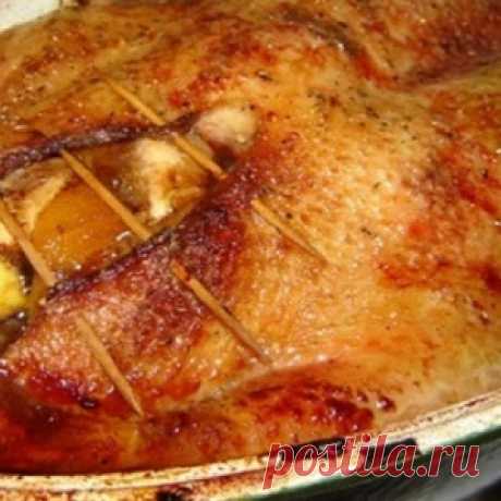 Запеченная утка с яблоками, апельсинами и тимьяном... Блюдо № 1 на праздничном столе!