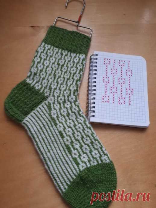 ​Интересные узоры для жаккарда Интересные узоры для жаккардаВязаные изделия получаются особо плотными и теплыми.