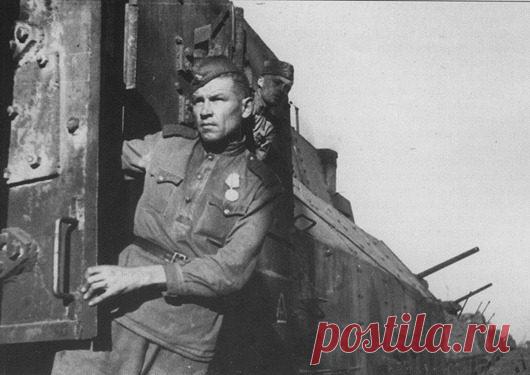 «Илья Муромец» против «Адольфа Гитлера» 4 июня 1944 года под Ковелем, крупным транспортным узлом Волынской области, произошло единственное лобовое сражение бронепоездов Второй Мировой войны, в котором участвовали легендарный советский «Илья…