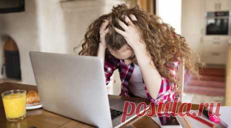 Шантаж нюдсами, скрытая камера в квартире: как в России судятся по статье о разглашении личных данных. Шантаж, вымогательство, репутационный ущерб, травля, потеря работы, психотравмы — последствия, с которыми сталкиваются жертвы утечек в сеть интимных фотографий и видео. Как отмечают эксперты, недоброжелателей, сливающих в интернет персональные данные из мести или ради заработка, довольно тяжело привлечь к реальной ответственности. RT рассказывает истории нескольких россиян, пострадавших от…