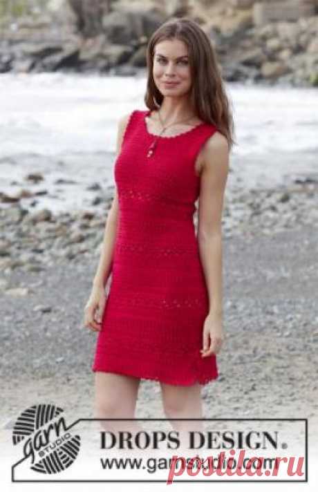 Платье Беладонна Стильное женское платье, связанное из хлопка крючком 4 мм. По бокам платья выполнены неглубокие разрезы, для этого сначала вяжутся детали переда...