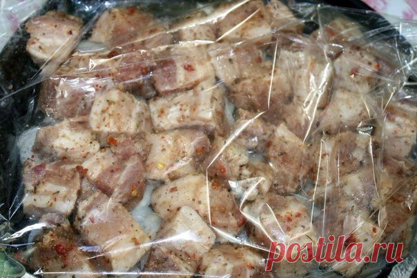 Мясо просто тает во рту и очень похоже на настоящий шашлык
