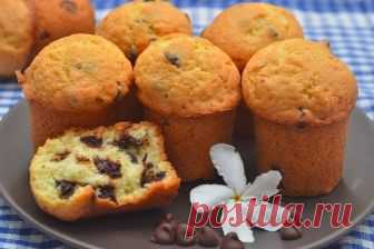Маффины с шоколадными чипсами.