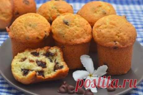 Маффины с шоколадными чипсами.