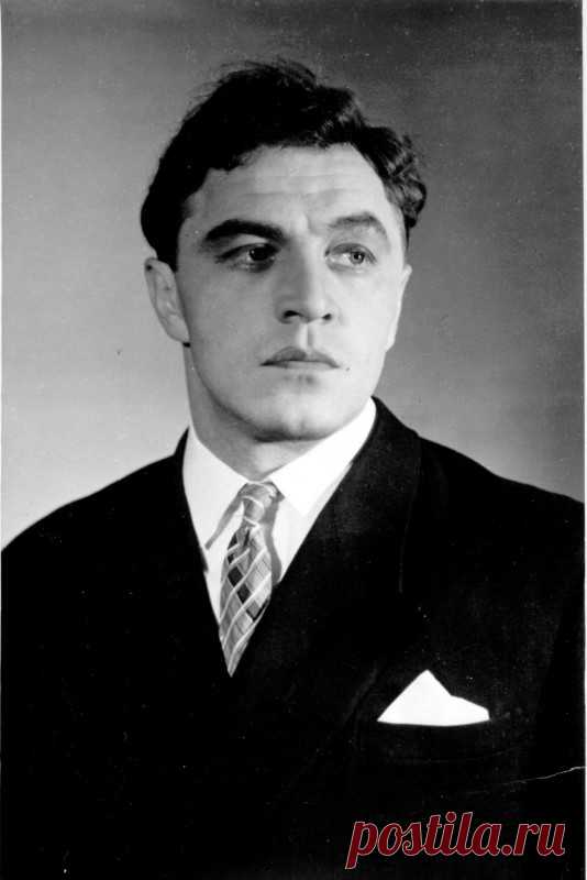 Михаил Ульянов, 20 ноября, 1927
 • 26 марта 2007