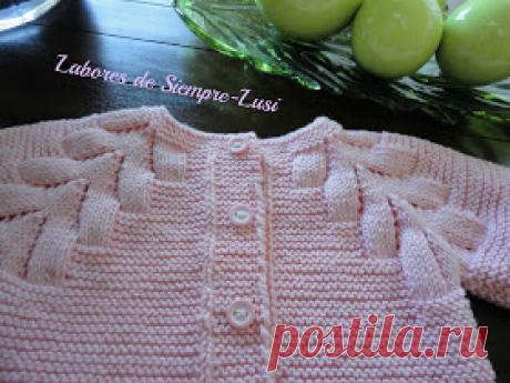 Labores de siempre: Jersey bebé con dibujo en ranglan + botitas