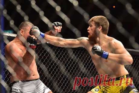 Украинский боец ответил на критику после победы на турнире UFC. Украинский боец ММА Игорь Потеря ответил на критику за танец после победы над бывшим чемпионом UFC, бразильцем Маурисиу Руа. «Мое прозвище Дуэлянт, и это была дуэль. Я достал пистолет, но не стрелял [в Руа]. Я выстрелил в воздух, потому что я уважаю своего противника», — заявил Потеря.