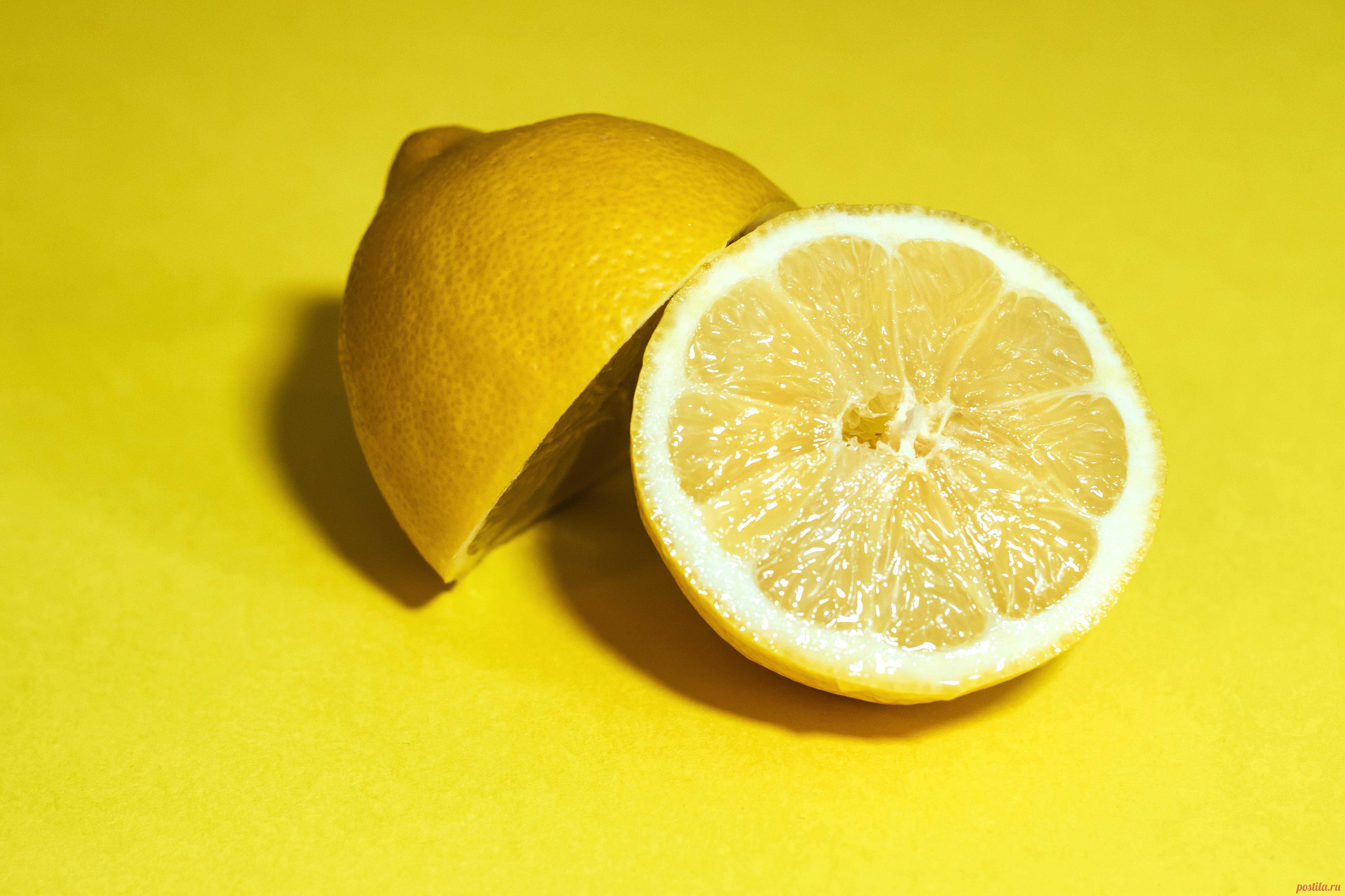 Lemon juice is a popular ingredient known for its refreshing taste and numerous health benefits. Here are some of the key health benefits associated with consuming lemon juice
1.Relieves a Sore Throat, 
2.Prevent Kidney Stone, 
3.Helps Regulate Blood Sugar, 
4.Helps Clear Skin,
5.Promotes weight-loss
