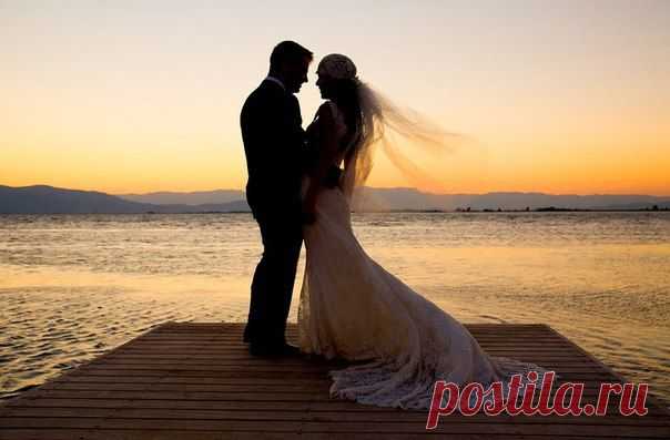 Лучший мужчина - это не набор качеств и материального багажа. Это тот человек, рядом с которым ты чувствуешь себя желанной, самой красивой, любимой и просто счастливой.