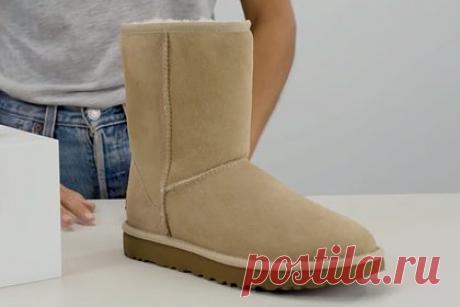 Блогерша назвала необходимую в женском гардеробе осеннюю обувь. Эксперт по этикету Амира Бессетт назвала необходимую в женском гардеробе осеннюю обувь. В первую очередь инфлюэнсерша с никнеймом @amira.bessette отметила сапоги на блочном каблуке и с высоким голенищем, длины которого достигает колена. Кроме того, специалистка выделила минималистичные лоферы.