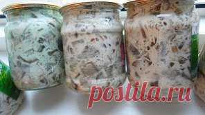 Баклажаны в майонезе со вкусом грибов. Обалденная штука! 
На 5 кг синих
800 гр любого майонеза,
1 пачечка грибной приправы,
1,5 кг лука.
Синие очистить, порезать кубиками, прокипятить 5 мин в воде. отдавить воду и обжарить на раст. масле. отдельно пережарить лук. все смешать и в баночки.
Стерилизовать 0,5 л - 30 мин., закатать.
Синие и воду не солить, хватает приправы. Долго возиться, но счень вкусные. Вкус жареных грибов с майонезом.