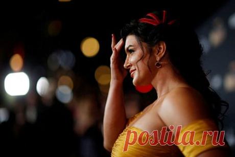 Уволенная из «Мандалорца» актриса подала в суд на Disney. Американская актриса и боец MMA Джина Карано подала в суд на студии Disney и Lucasfilm за то, что она была уволена из сериала «Мандалорец». Артистка потребовала вернуть ее в состав каста проекта, а также выплатить ей 75 тысяч долларов. Отмечается, что расходы на судебный иск покроет компания Илона Маска.