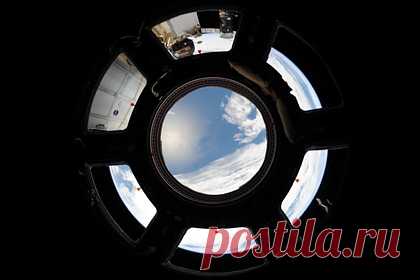 Космонавт рассказал о «бардаке» в российском сегменте МКС после съемок «Вызова». В российском сегменте Международной космической станции (МКС) необходимо провести уборку после съемок фильма «Вызов» с участием актрисы Юлии Пересильд и режиссера Клима Шипенко. Об этом в воскресенье, 17 октября, сообщил космонавт Антон Шкаплеров в ходе переговоров экипажа МКС с Землей.