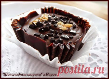 Домашняя кондитерская на кухне: Конфета с фундучным пралине.