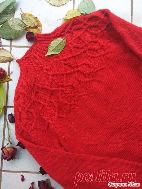 . Женский свитер спицами Женский свитер связан снизу вверх без шов, на размер 48-50 понадобилось примерно 500 г пряжи, спицы № 2 и 3.  У каждой вещи есть своя история.