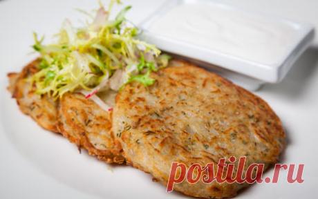 Картофельные драники КАРТОФЕЛЬНЫЕ ДРАНИКИ БЕЗ ЯИЦ

Рецептов картофельных оладий, или драников, существует множество. Этот же замечателен тем, что полностью вегетарианский — не содержит даже яиц. Сезонный салат из огурца и…