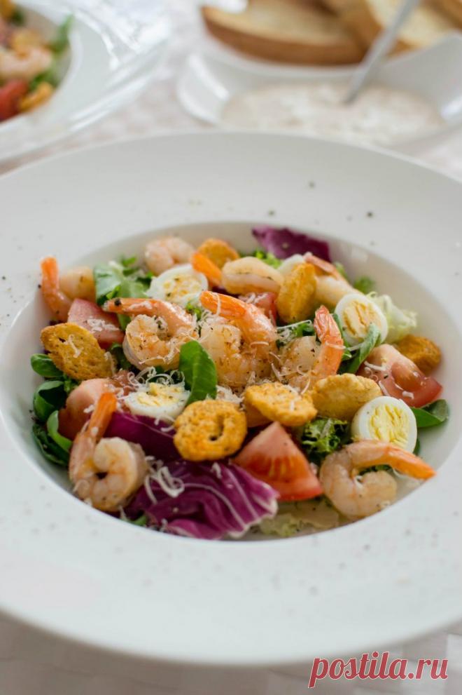 Салаты с морепродуктами. Вчера вышел очередной выпуск журнала Прованс , в который снова попали 2 моих салата. На этот раз тема выпуска - Морепродукты . Так что если вы любите рыбку и всякую морскую живность - этот номер создан для вас! ;) А свои салаты я продублирую как обычно сюда для удобства. Салат с креветками и…