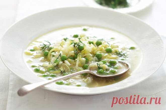 Pea, dill and rice soup
