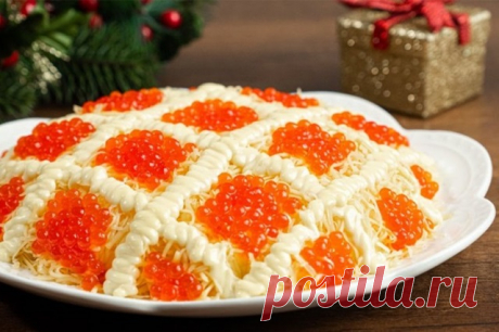 Слоеный салат с кальмарами — Домашняя кулинария