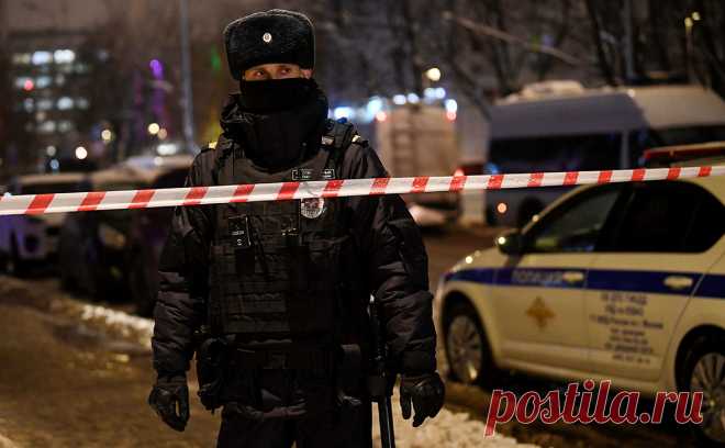 Стали известны детали об открывшем стрельбу в МФЦ мужчине. Мужчина, убивший двух человек в столичном МФЦ, оказался бывшим военным и активным антипрививочником, уверенным, что пандемия — это заговор