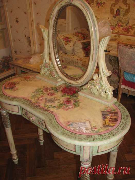 Декупаж dressing table