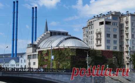Михельсон купил кинотеатр «Ударник» в Москве. Глава НОВАТЭКа Леонид Михельсон купил кинотеатр «Ударник» в центре Москвы и передал его своей дочери Виктории. Памятник конструктивизма расположен рядом с бывшей электростанцией, где Михельсон уже открыл культурный центр «ГЭС-2»