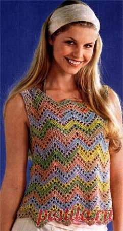 Вязание крючком - модель, схема женский меланжевый топ с узором из зигзагов