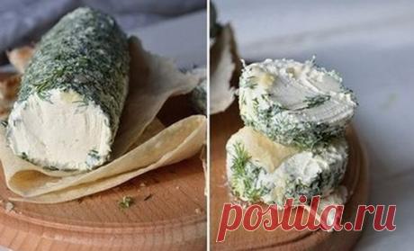 Творожный сыр из сметаны и кефира.