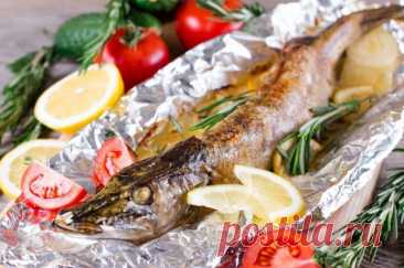 Щука в фольге в духовке — Домашняя кулинария
