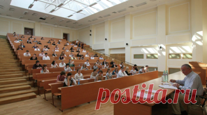 В России предложили возвращать многодетным ранее затраченные средства за вуз. Директор Института исследования проблем современной политики Антон Орлов предложил компенсировать гражданам ранее израсходованный на вуз средства после обретения статуса многодетных. Копия письма на имя главы Минтруда Антона Котякова есть в распоряжении RT. Читать далее