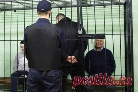В Белоруссии начался новый суд над Тихановским. В суде в белорусском городе Жодино началось рассмотрение нового уголовного дела против оппозиционера Сергея Тихановского. Заседание носит характер выездного и проходит непосредственно в колонии, где он отбывает срок. Тихановского обвиняют в злостном неповиновении требованиям администрации исправительного учреждения.