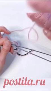 Итальянки набирают петли только так! 💃Самый красивый, а главное эластичный набор с дополнительной нитью в исполнении angelika_koval.Сохраняй к себе, чтобы не потерять!  #вязание  вязаные зайки крючком фото