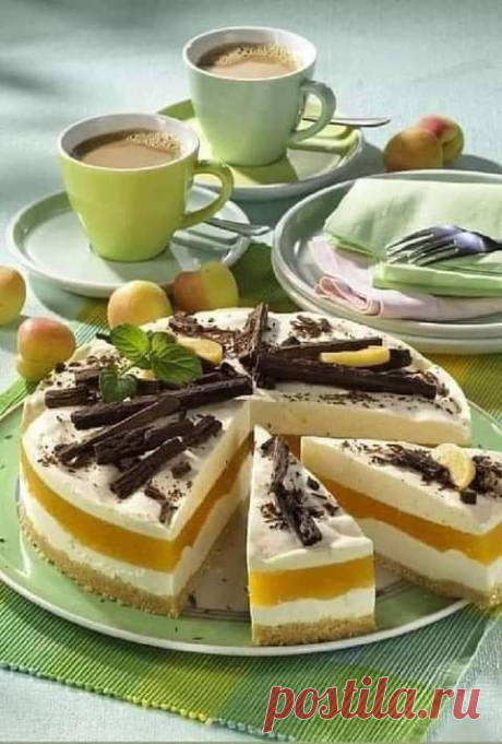 -Мне чашку  Осени, пожалуйста. 
-С горчинкой? 
-Да, оставьте вкус. 
-Пирожное? 
-Вы считаете? 
-Конечно. Очень убирает грусть. 💞☕💞