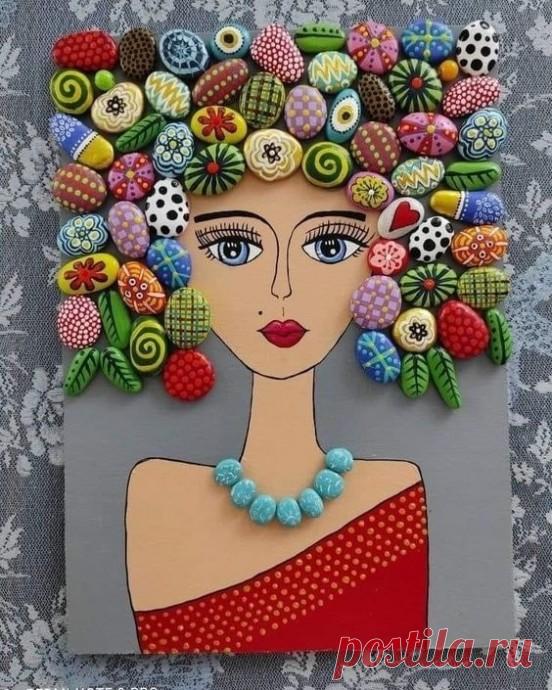 Портреты из морских или речных камней