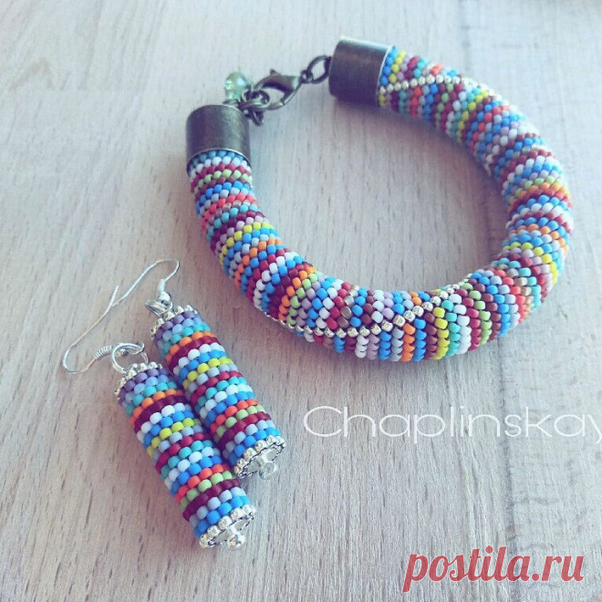 Создаю украшения, рисую скетчи 在 Instagram 上发布：“Набор из сережек и браслета, называется 