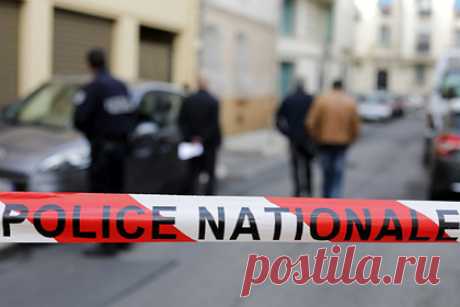 Во французских Каннах закрыли мечеть за пропаганду антисемитизма. В Каннах закрыли мечеть за пропаганду антисемитизма, нападки на ценности Французской республики, антизападные и гомофобные проповеди. Глава МВД Франции Жеральд Дарманин распорядился остановить работу мечети, так как она поддерживала радикальные ассоциации, занимающиеся распространением исламистской пропаганды.