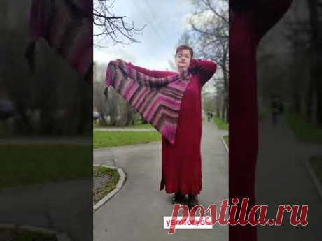 Вязаный полушалок Ханами