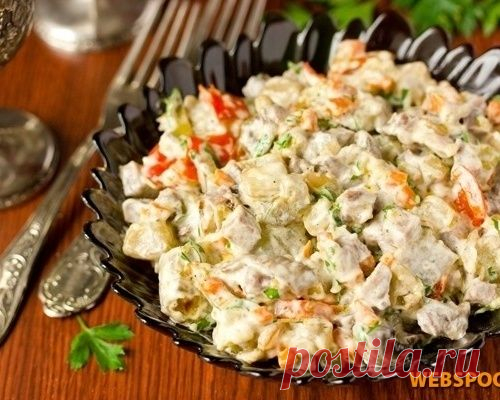 Салат со свиным языком, шампиньонами и овощами