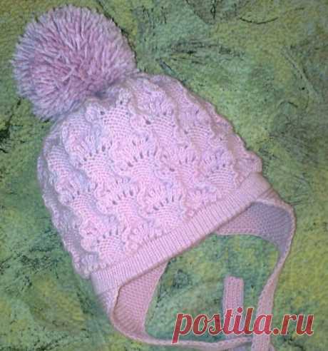 Шапка спицами для ребенка: двойная шапочка ажурным узором с ушками