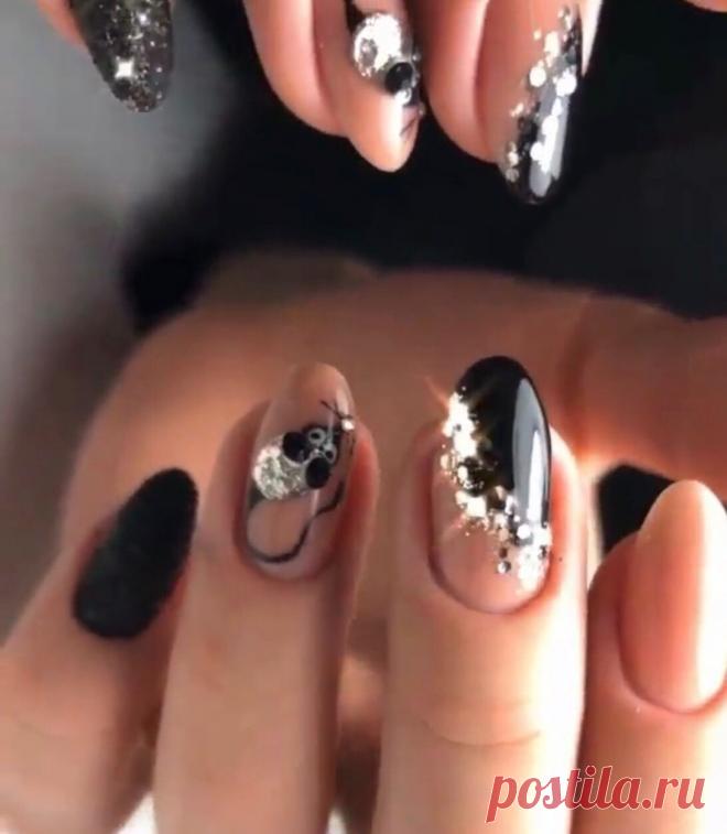 Сверкающе празднично